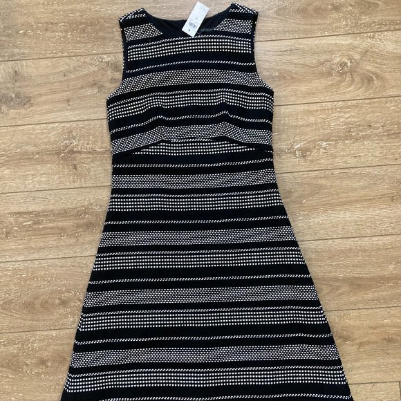 Ann Taylor Dresses & Skirts - NWT Ann Taylor Size 0 dress w/black shrug Small